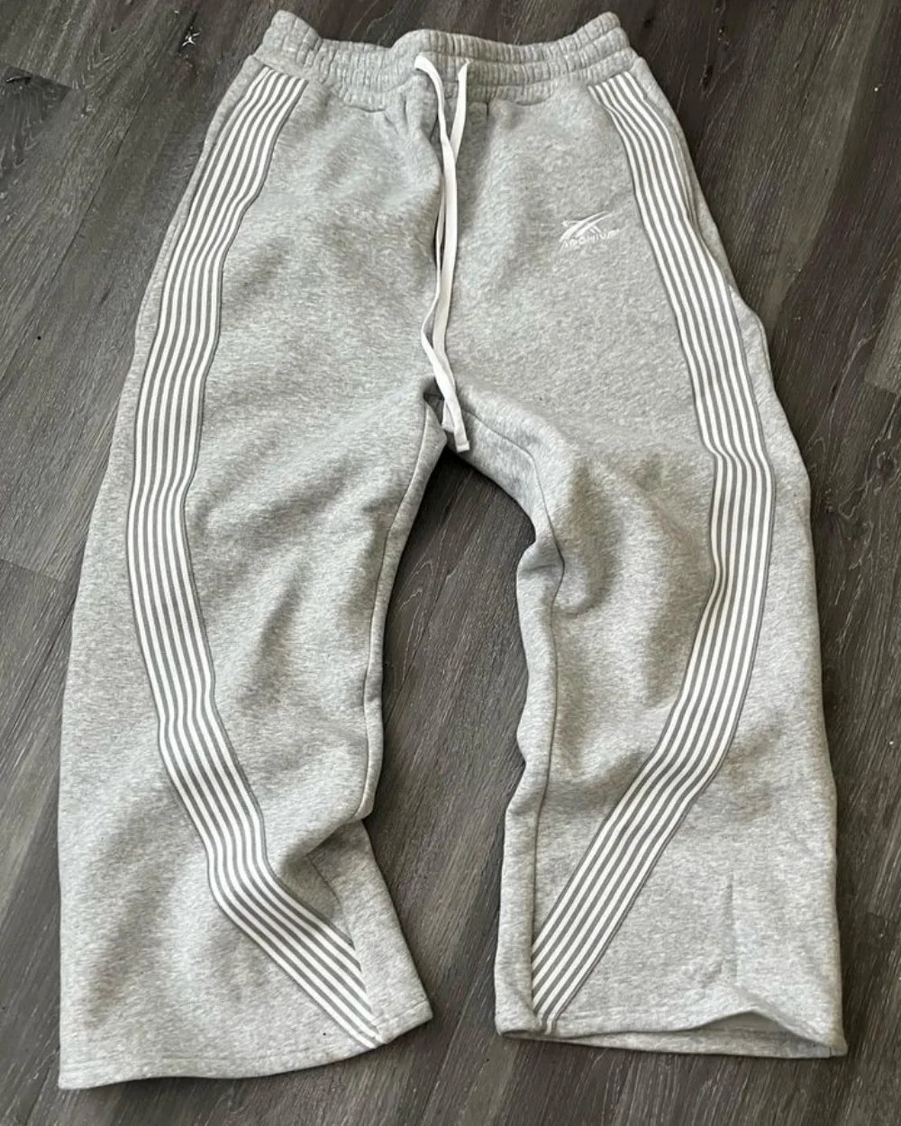 STRIPED Y2K SWEATS